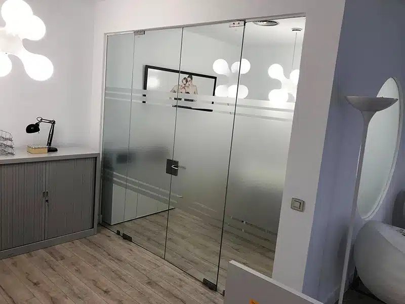 Vinilo translúcido para cristales